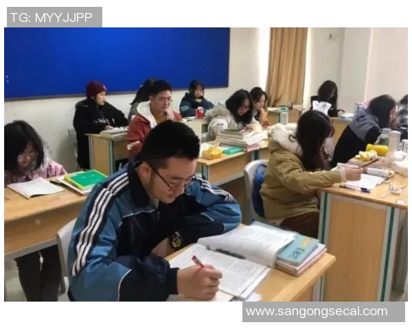 好似足球明星般帅气的男孩在校园中引发的青春故事