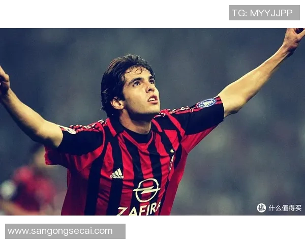 全冠足球明星的传奇故事与成就分析